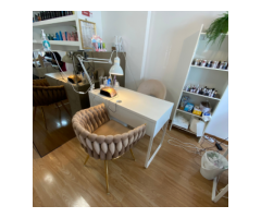 Mesa de Manicure Profissional - Espaço Pronto para Trabalhar / Amadora